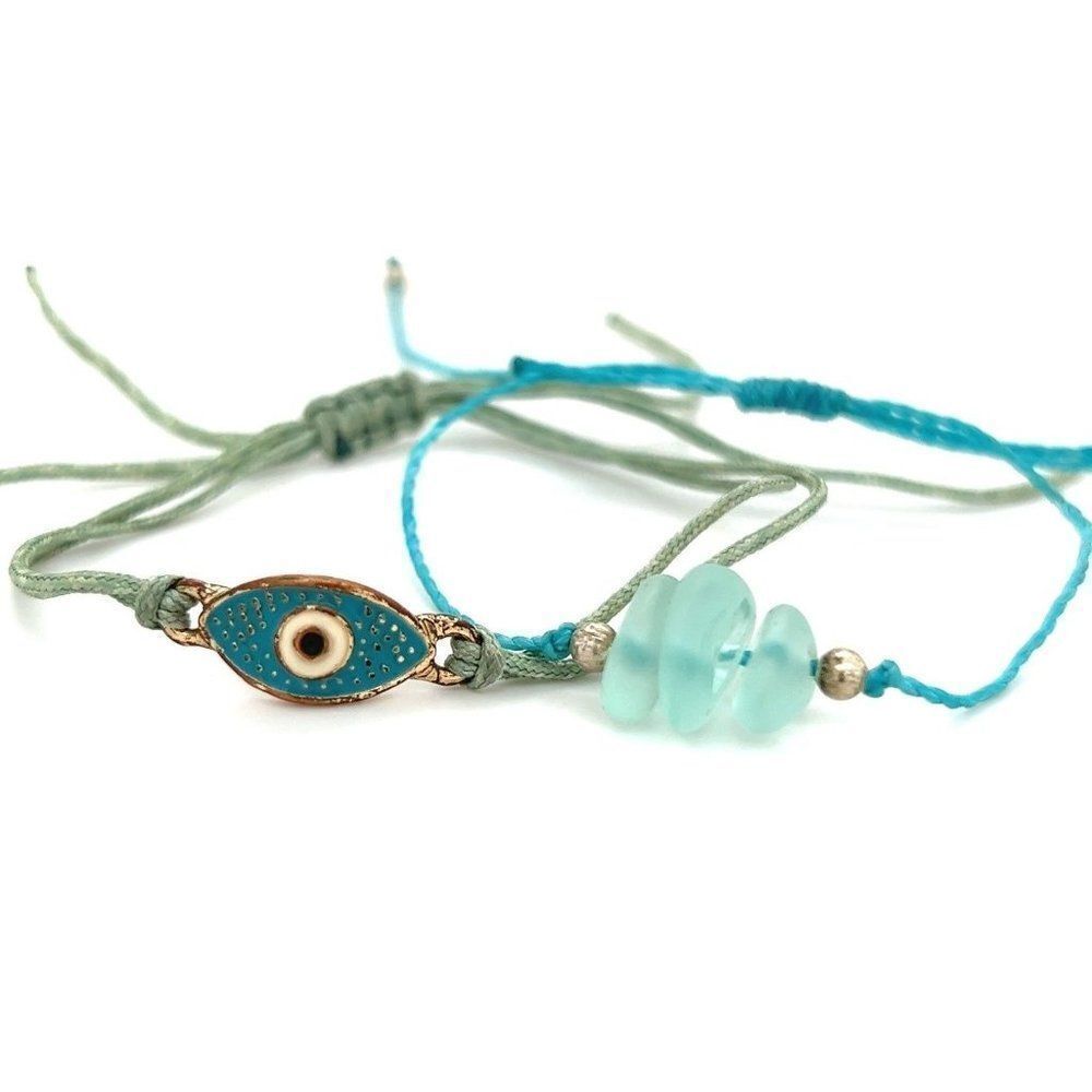 2 Adjustable Friendship Bracelets‎ (d)